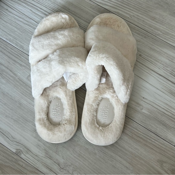 Stars Above (Target) Fur Slippers - Picture 3 of 7